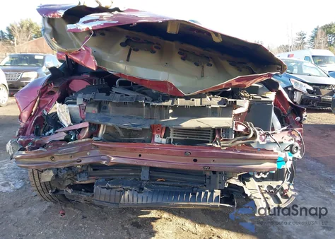 2018 Subaru Outback 2.5I Premium z USA, uszkodzony, nr VIN 4S4BSACC2J3384907